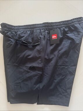 Quiksilver Tech Shorts Mens XL Black Zip Pockets